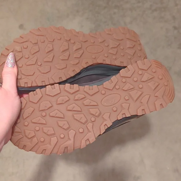 Womens Snow/ Hiking Boots - Picture 8 of 9